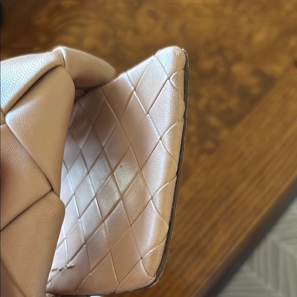 🌸🌺Bottega Veneta 🌸🌺 Tan Leather Heels with Woven Design - Picture 8 of 16